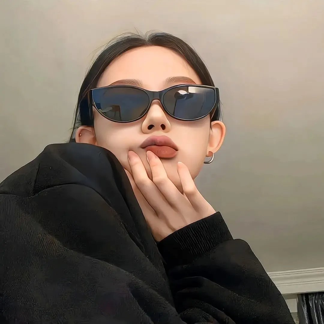 三个扑火的少年封面
